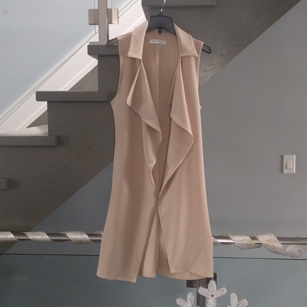 Beautiful cape by Seven Sisters ❤️ light